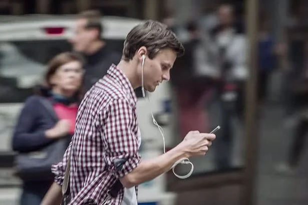 Police-release-shocking-video-to-reduce-mobile-phone-distraction-deaths.jpg