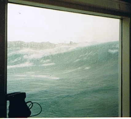 ferry_wave_100dpi_02.jpg