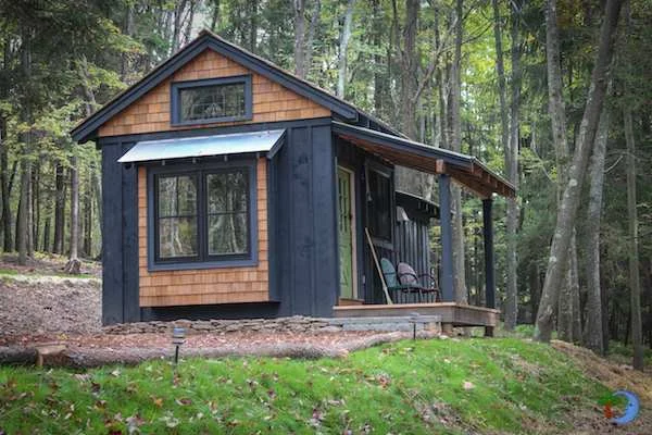 moonshadow-tiny-house-at-blue-moon-rising-003.jpg
