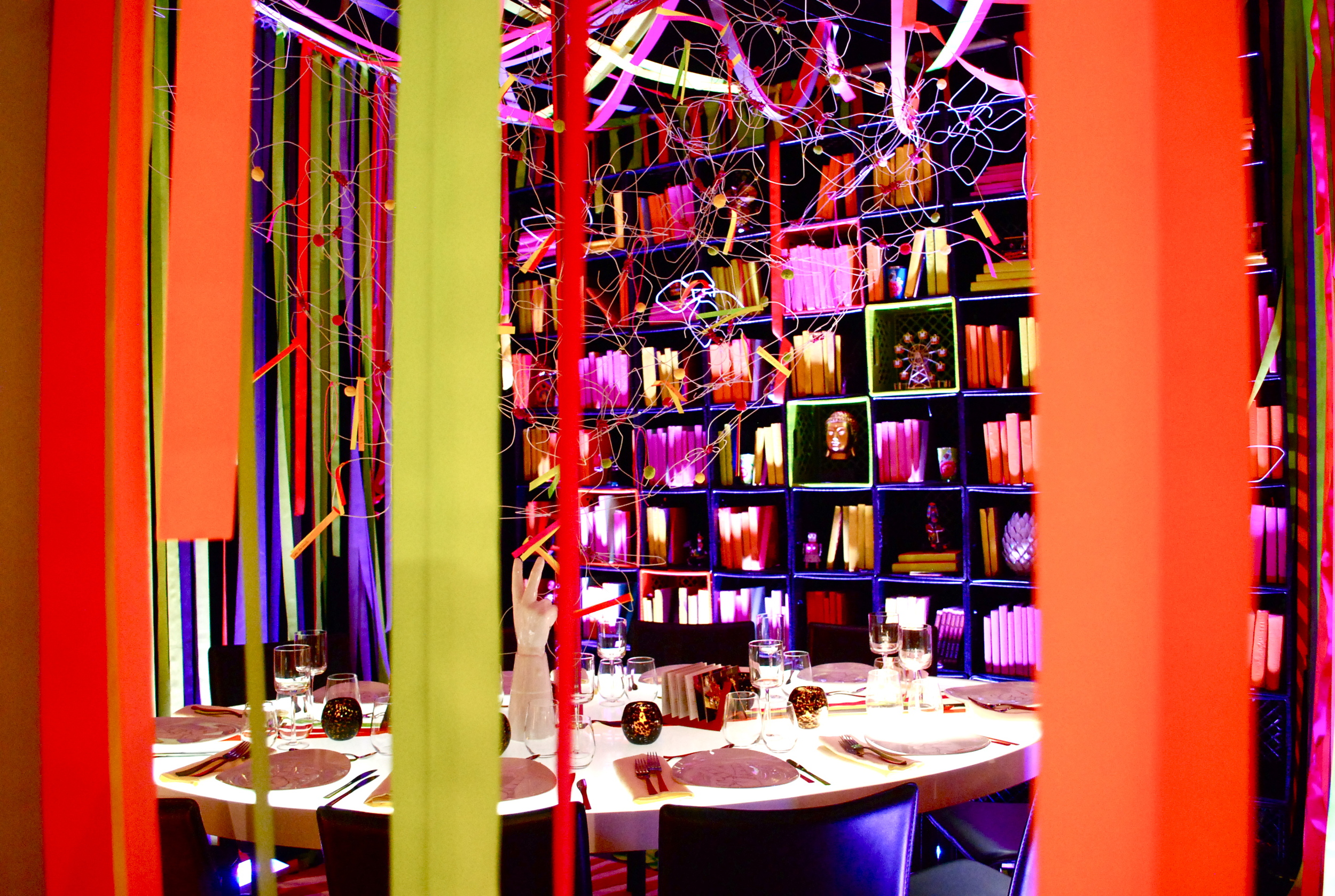 neon-color-for-party-decorating-ideas-with-neon-colors.jpg