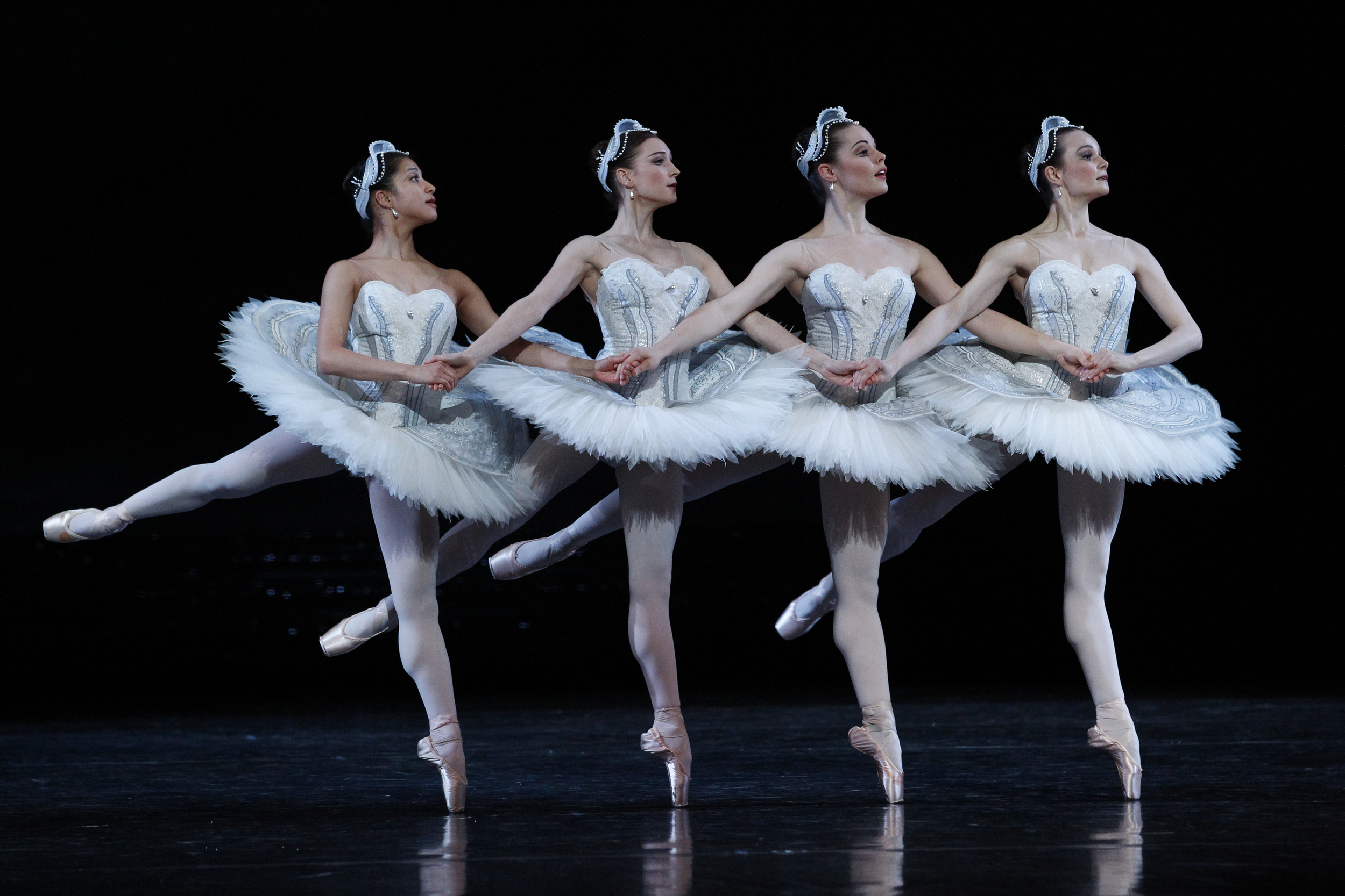 reiko-hombo-jessica-fyfe-eloise-fryer-jade-wood-in-swan-lake.jpg