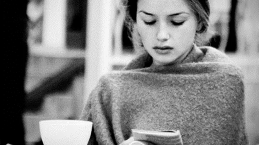 black-and-white-picture-of-woman-reading-a-book.jpg