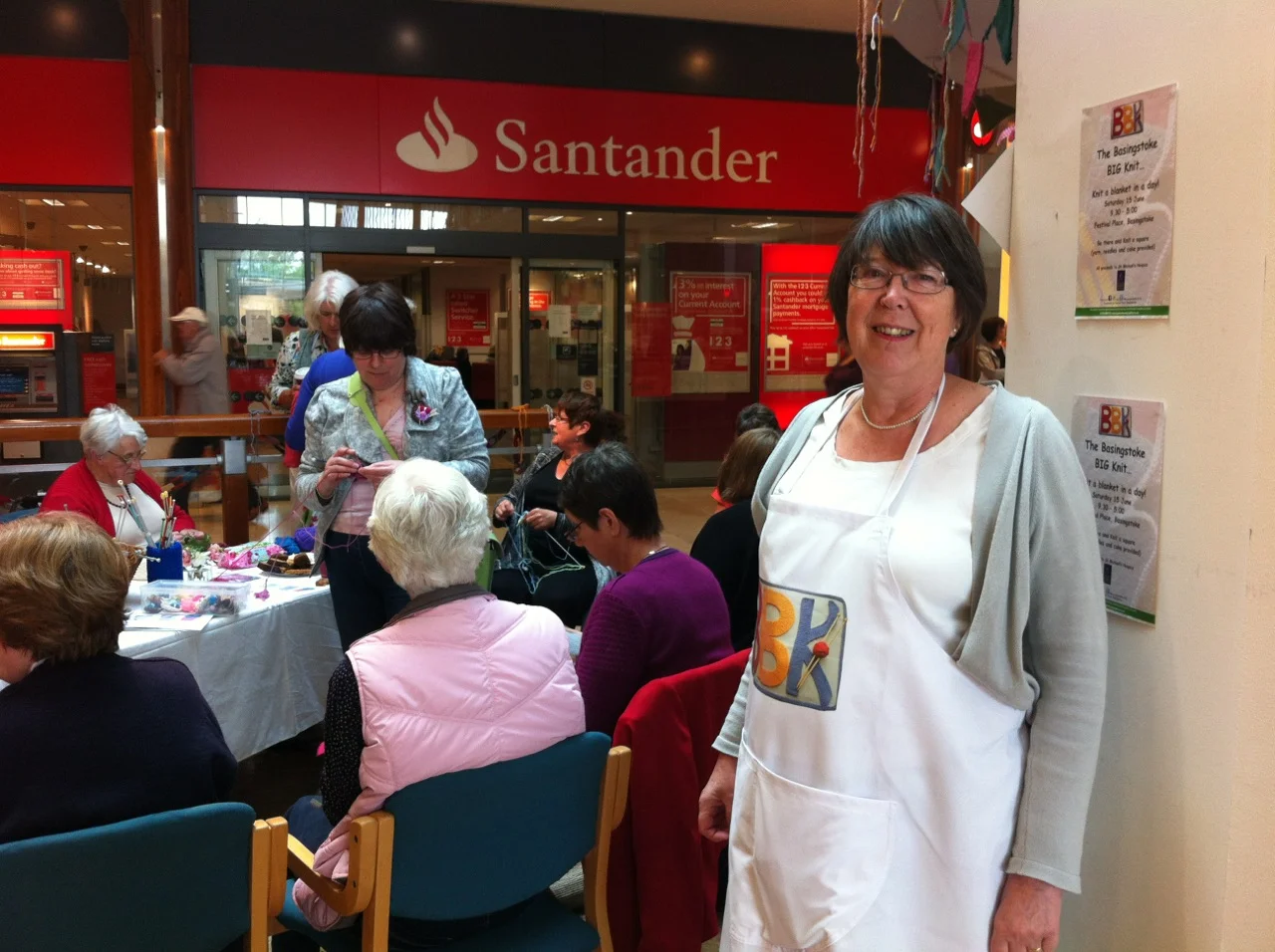 Friendly Jenny was welcoming the knitters and putting them right to work!