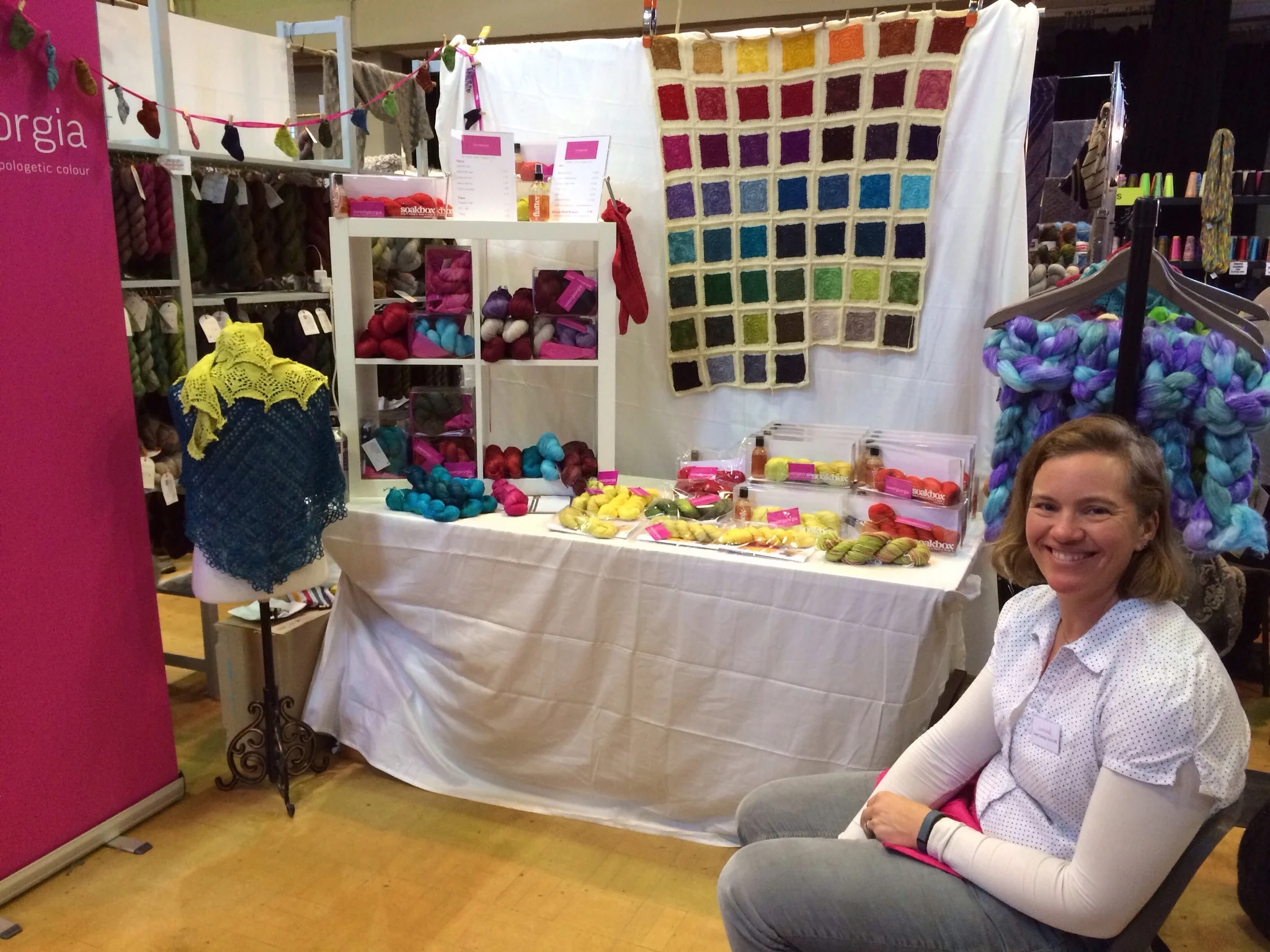 Rachel - aka the lovely Porpoise - helped me man the booth all weekend. And see, the blanket did get finished in the end!