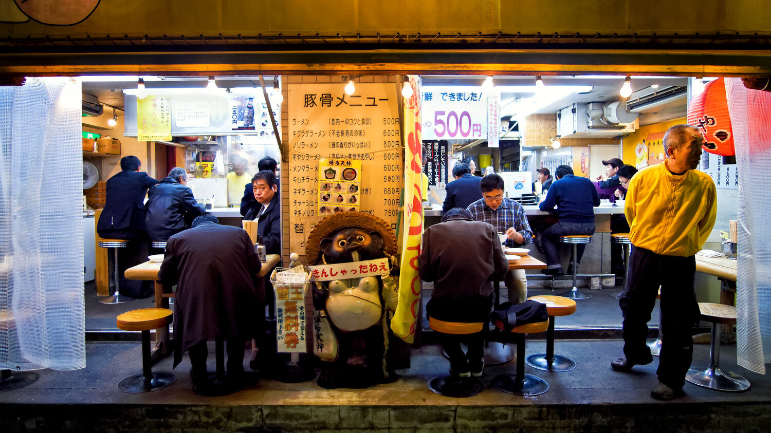 Tokyo-Japan-Street-Photography-Color-EdwardOsborn-7.jpg