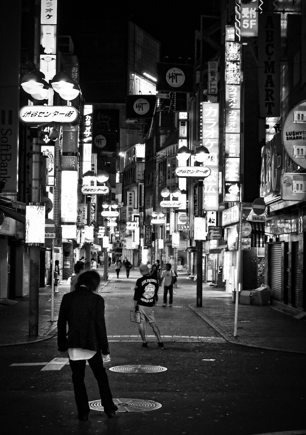 Tokyo-Japan-Street-Photography-BW-EdwardOsborn-3.jpg