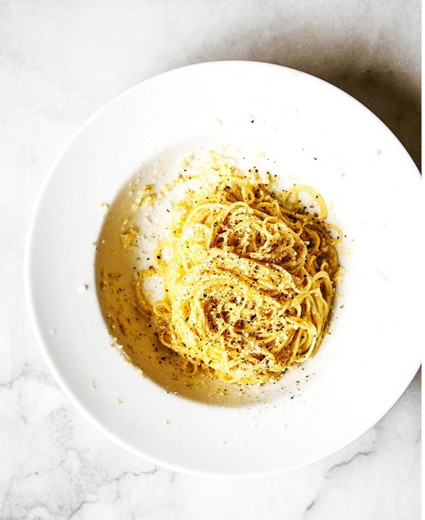 BEAUTIFUL FOOD BY DESIGN | NEW Pasta al Limone A simple weeknight Italian pasta for just a couple of people-Pasta al Limone, another Little Jewel from the Kitchen. 

TAP BIO FOR RECIPE 
https://bijouxs.com/pasta-al-limone/
.
.
.
.
#pasta #lemon #week