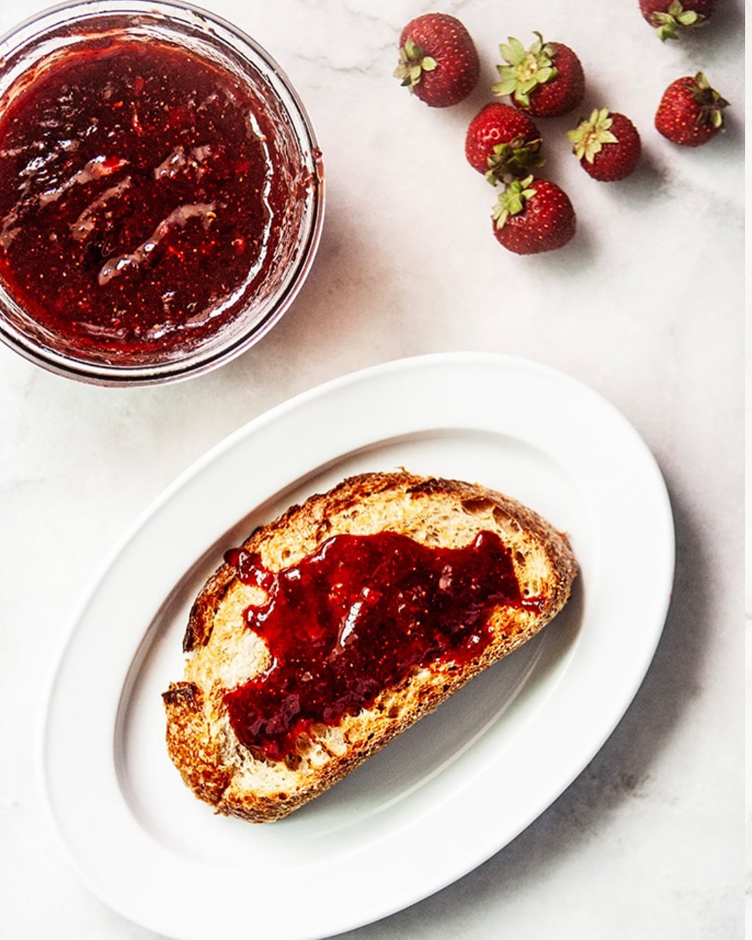 BEAUTIFUL FOOD BY DESIGN | Don&rsquo;t miss these French Strawberry Preserves. 

TAP BIO FOR RECIPE 
https://bijouxs.com/french-strawberry-preserves/
.
.
.
#strawberries #preserves #french 

#bijouxslittlejewels #recipies #foodblogger  #beautifulfood
