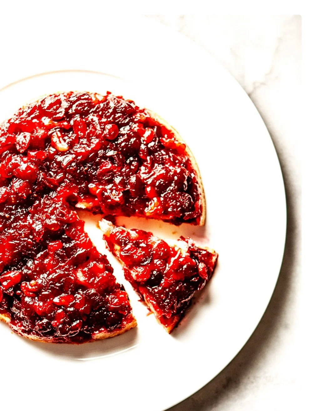 BEAUTIFUL FOOD BY DESIGN | NEW Nantucket Cranberry Pie.
Next up is this Nantucket Cranberry Pie, wow is this good. When I say pie, well there is no crust in this, just a soft and buttery layer of cake bursting with cranberries
TAP BIO FOR RECIPE 
htt