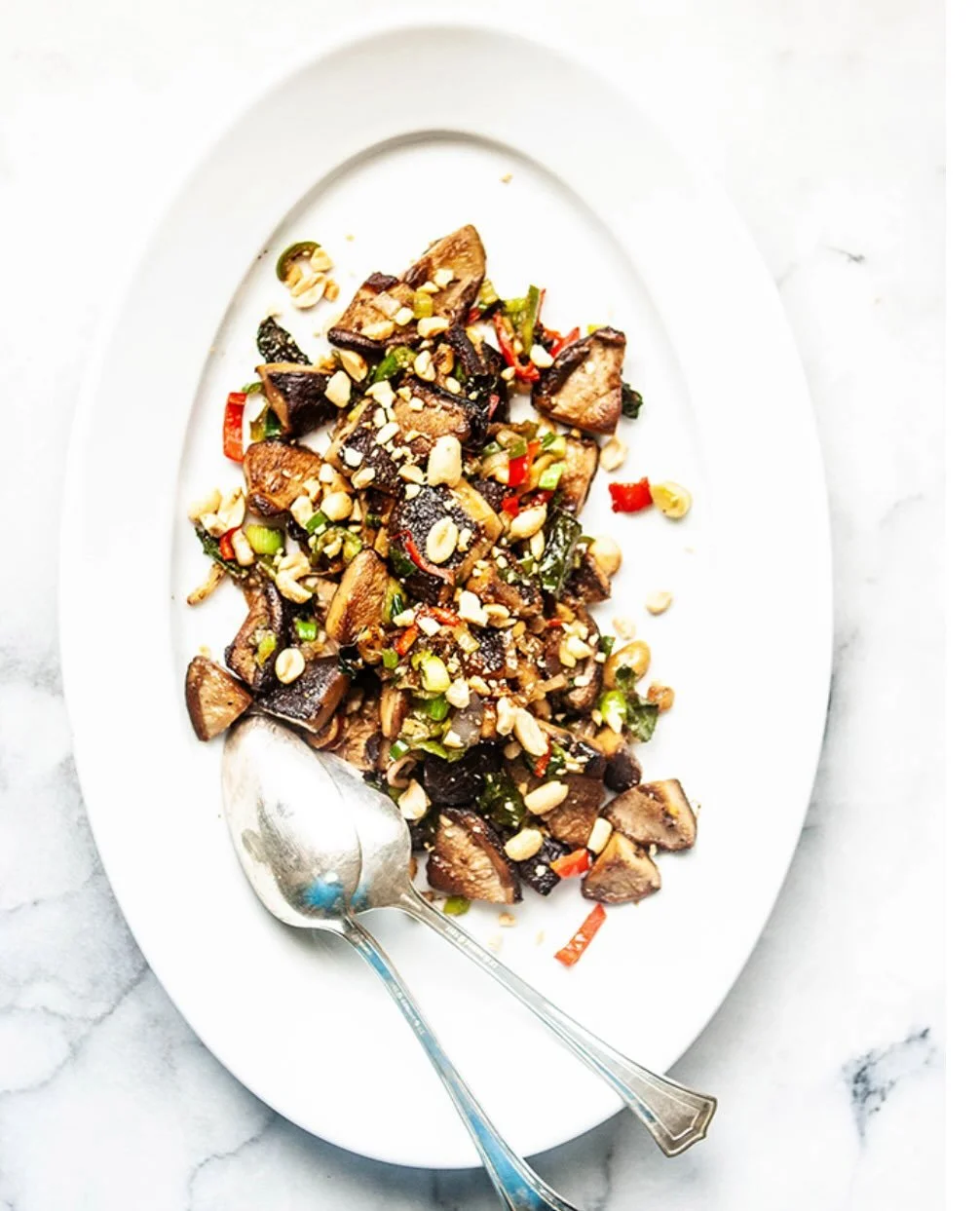 BEAUTIFUL FOOD BY DESY| You will love this plant-based take on Larb, the classic Thai spicy salad. Traditional with ground meat but here the mushrooms are the stars in Stir-Fry Mushroom Larb, another Little Jewel from the Kitchen. classic Thai spicy 