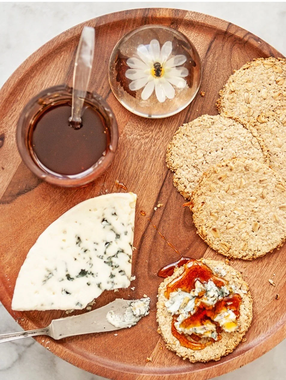 BEAUTIFUL FOOD BY DESIGN | Scottish Vintage Oat Cakes| The texture of today&rsquo;s oatcakes may vary from rough to fine depending on how the oats are ground They are a fantastically flexible cake, from breakfast to dinner and cocktail hour.

TAP BIO