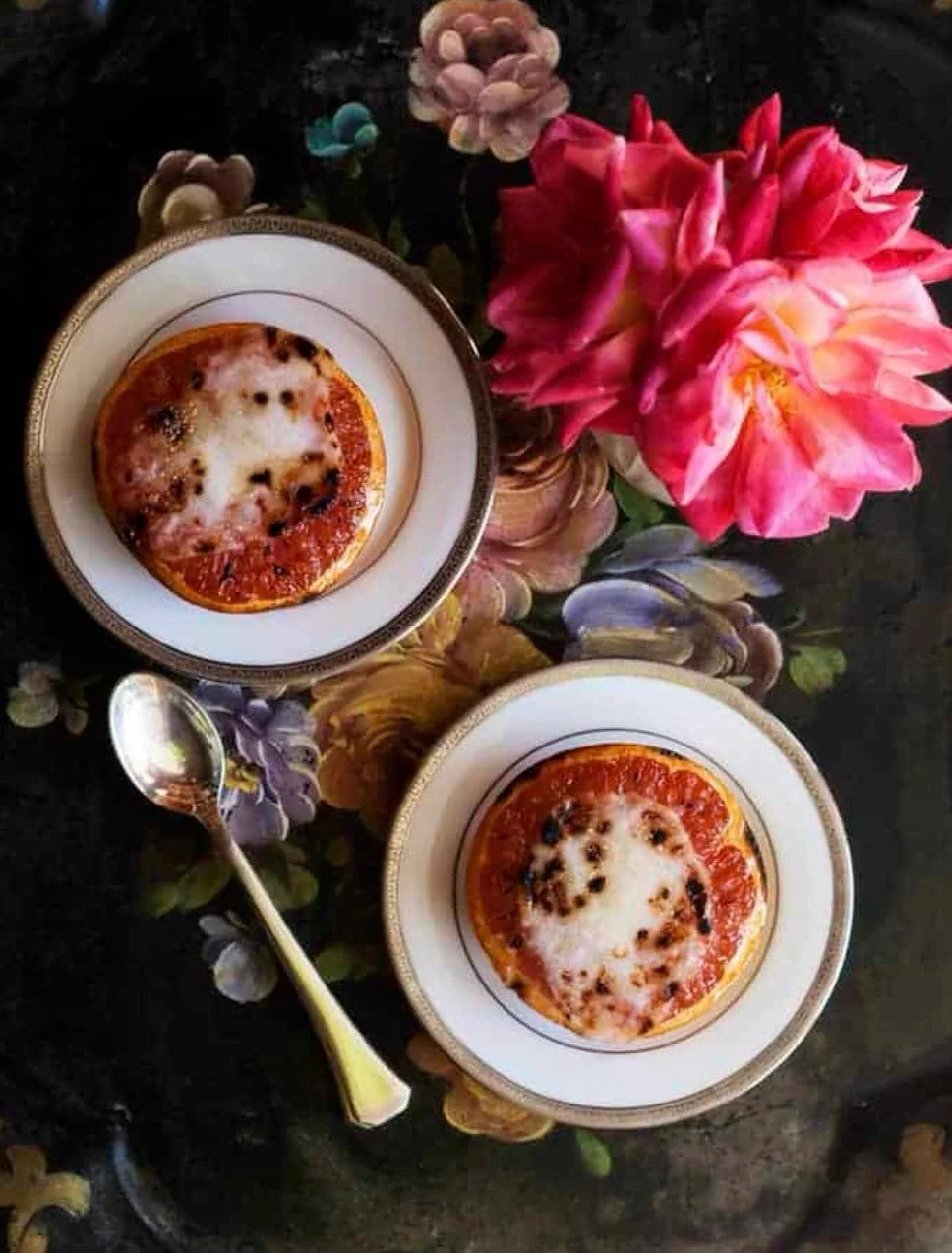 BEAUTIFUL FOOD BY DESIGN | HAPPY MAY DAY | Beautiful Grapefruit Brul&eacute;e to start your day. 

TAP BIO FOR RECIPE 
https://bijouxs.com/grapefruit-brulee/
.
.
.
#grapefruit #brul&eacute;e #breakfast #mayday