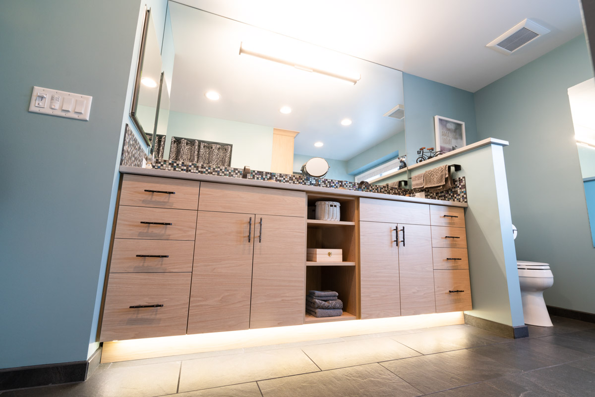 Bathroom in Dexter 03.jpg