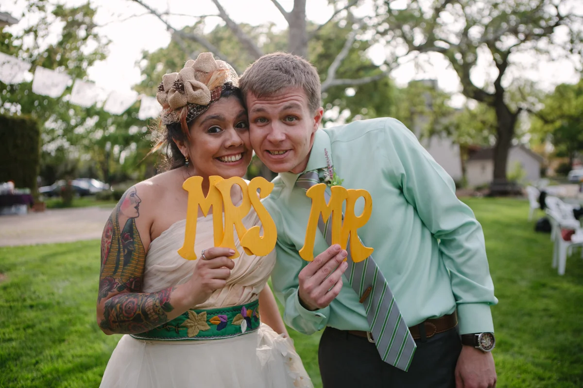 Mr&Mrs_wedding_signs.jpg