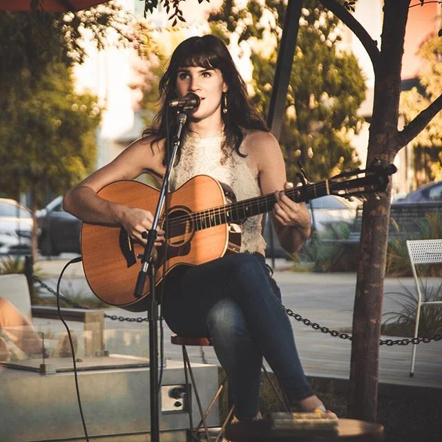 โข SDโซ๏ธ@sycamoreden this Thursday 9pm ๐ฅ opening for blues rock band S. Mathias & The Honeycombs
โข LAโซ๏ธSave the date ๐ Sunday 10/7 @mollymalonesla ๐ songwriter showcase hosted by @lauri_reimer
๐ธ: @dawltun