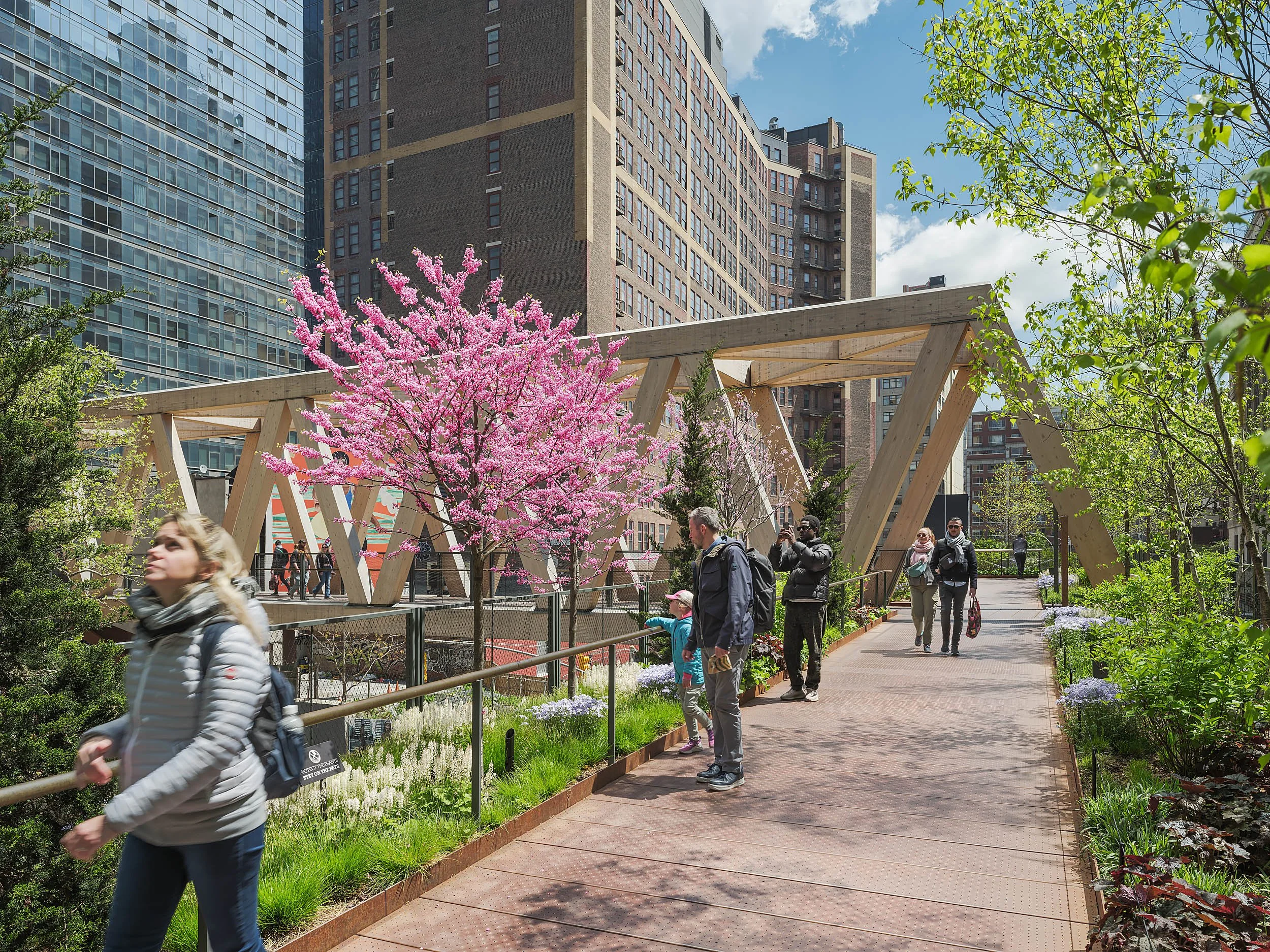 Highline Moynihan Connector