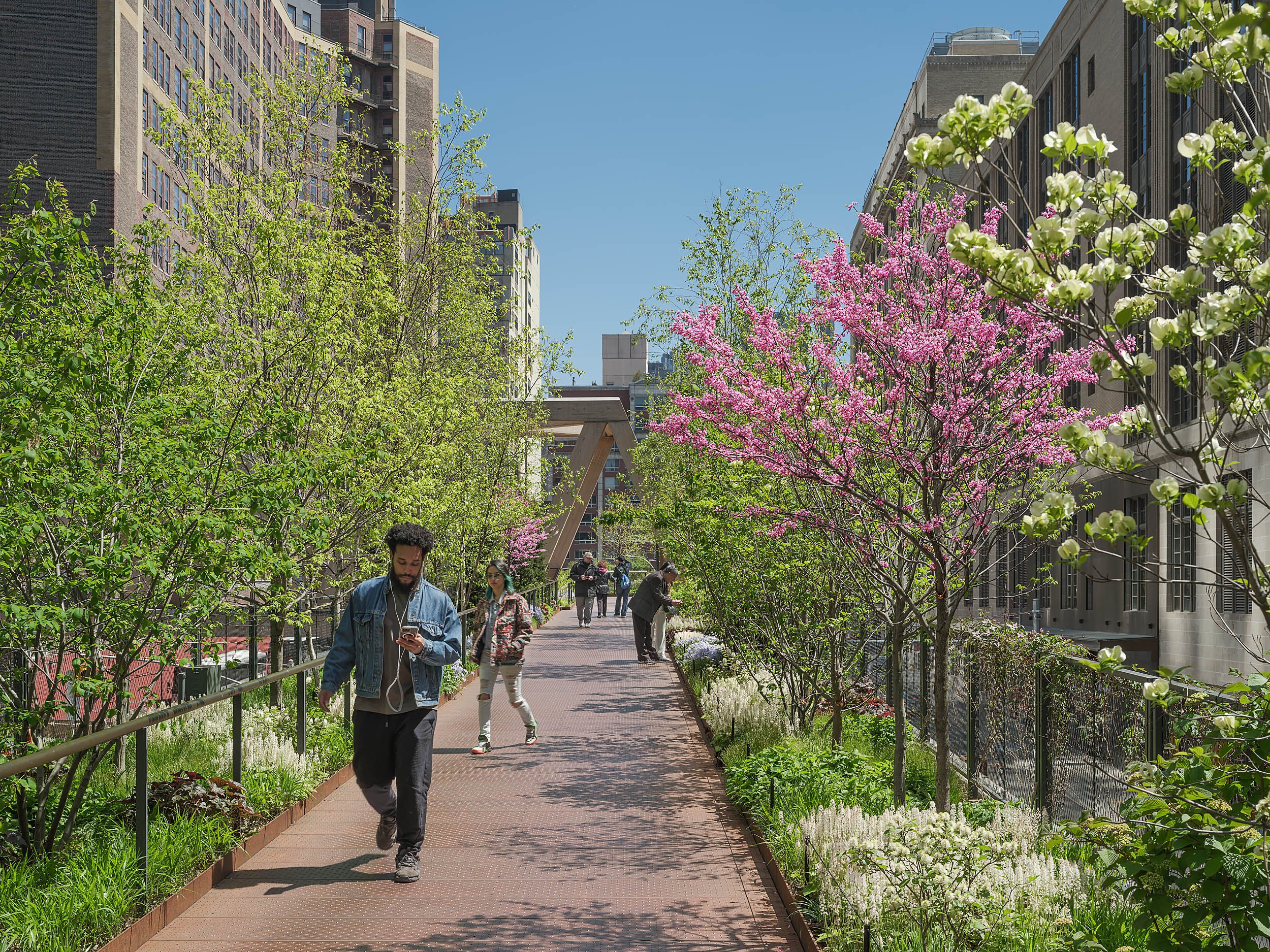 Highline Moynihan Connector