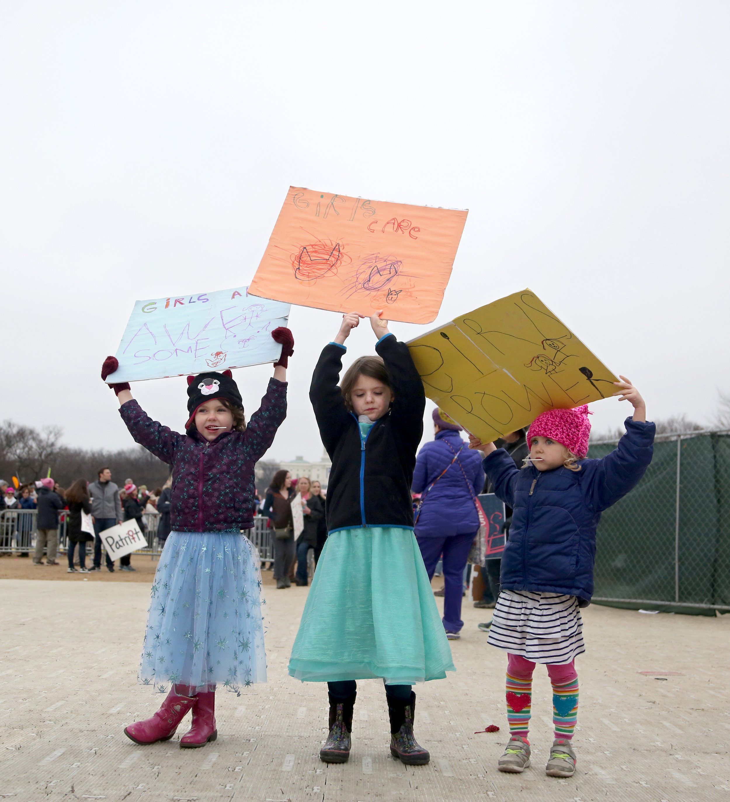 6_womensmarch_caitlinfaw_girls.jpg