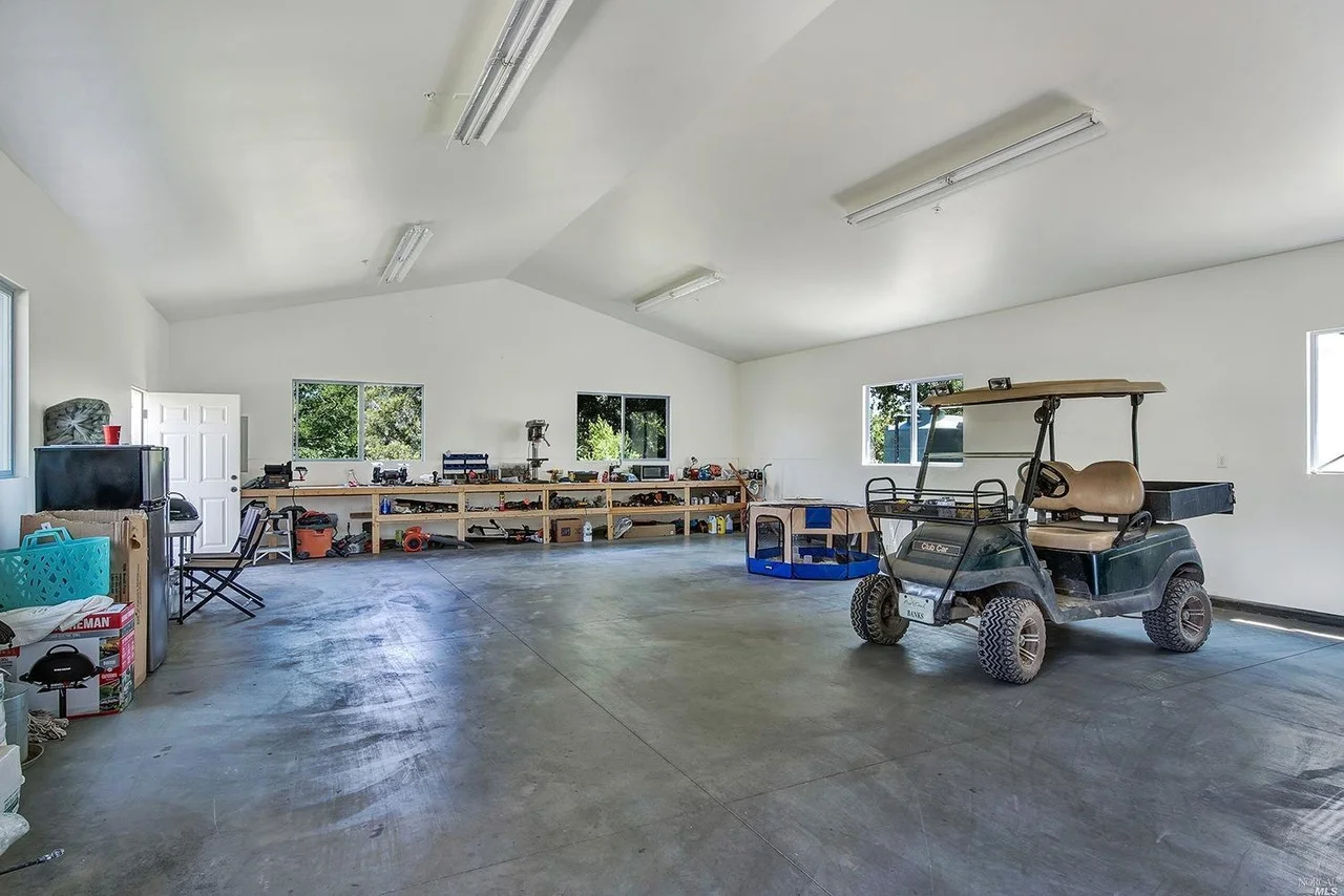 Garage.jpg