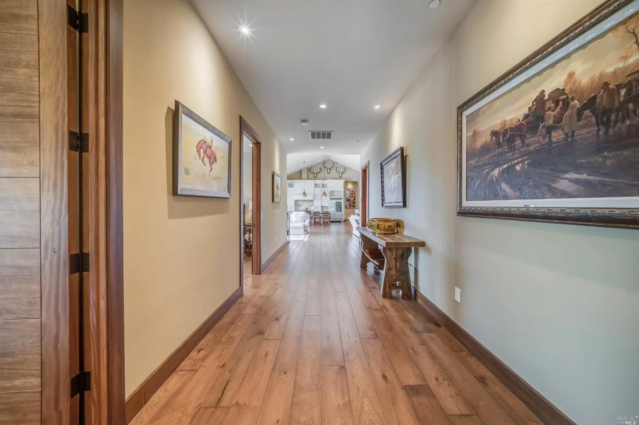 Hallway.jpg