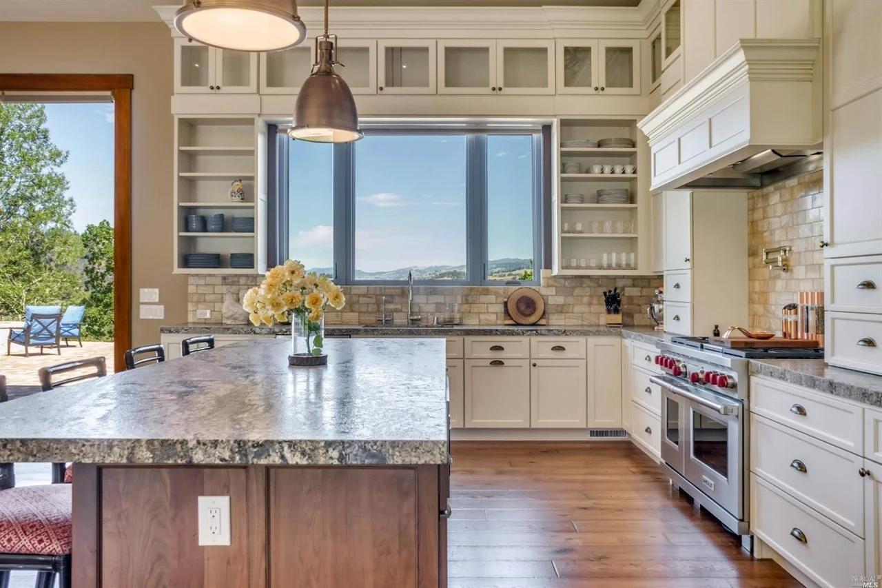 Kitchen close up - sink andwindow.jpg