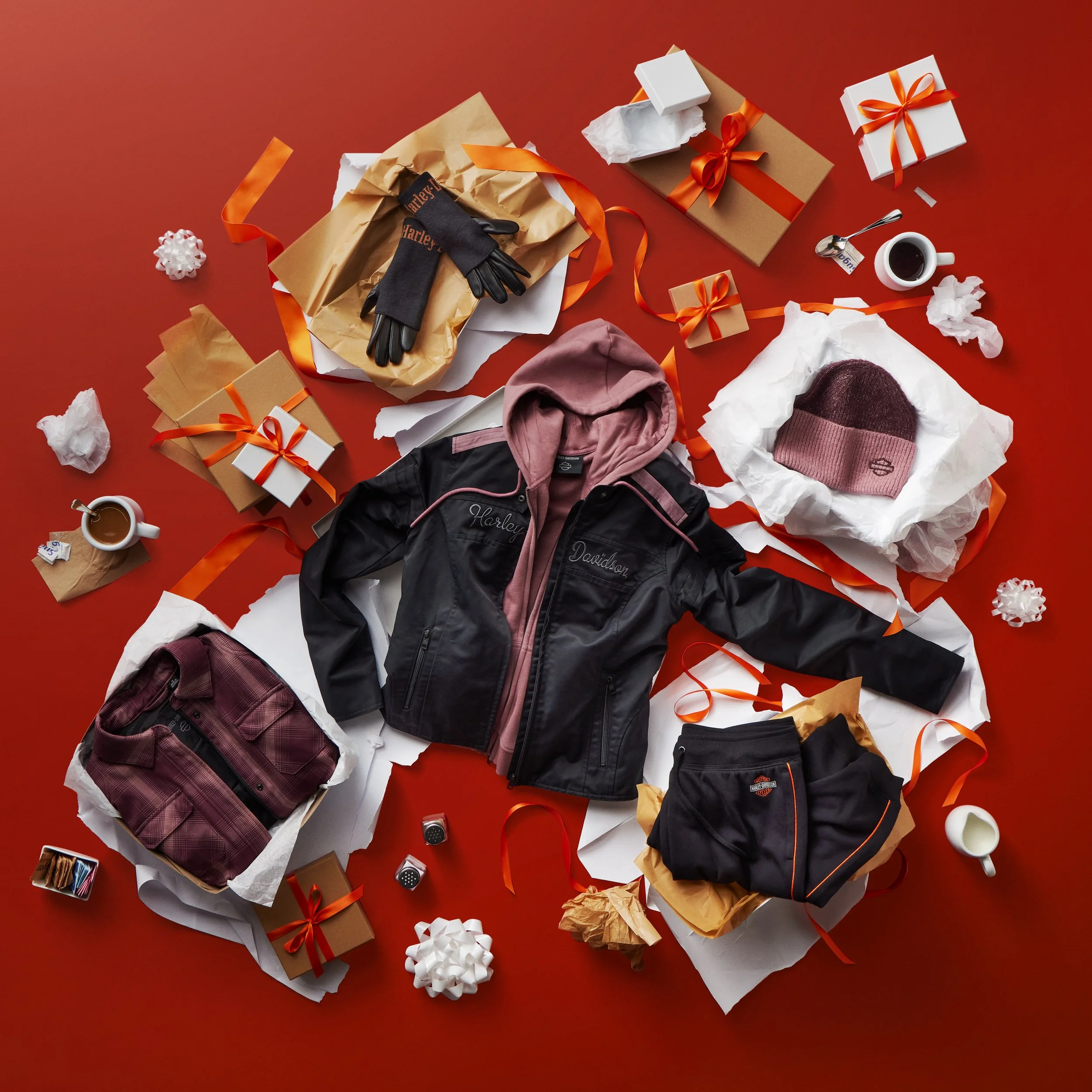 Holiday24_2_Gifts-for-Her_Global_Diner_Laydowns-final.jpg