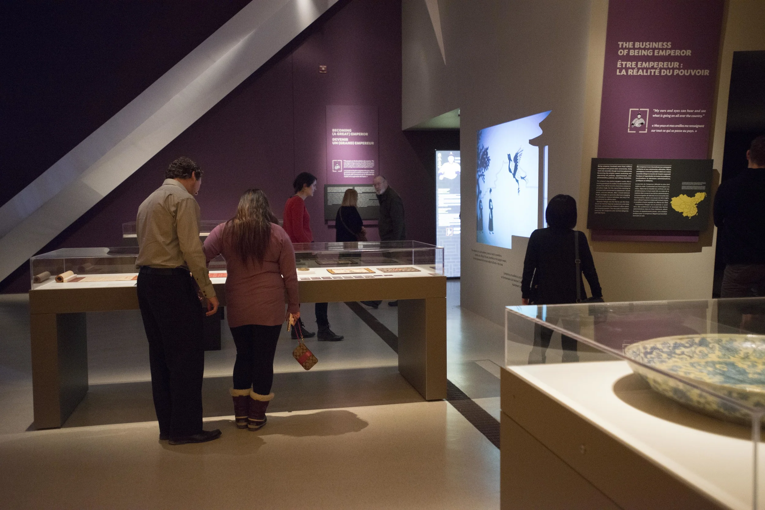   Emperor Promotes Official &nbsp; &nbsp; &nbsp; &nbsp; &nbsp;&nbsp;   The emperor, in a court audience, issues an edict to promote a worthy civic official.&nbsp; 