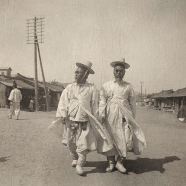 Gangnam_Style__Korea__c._1904.jpg