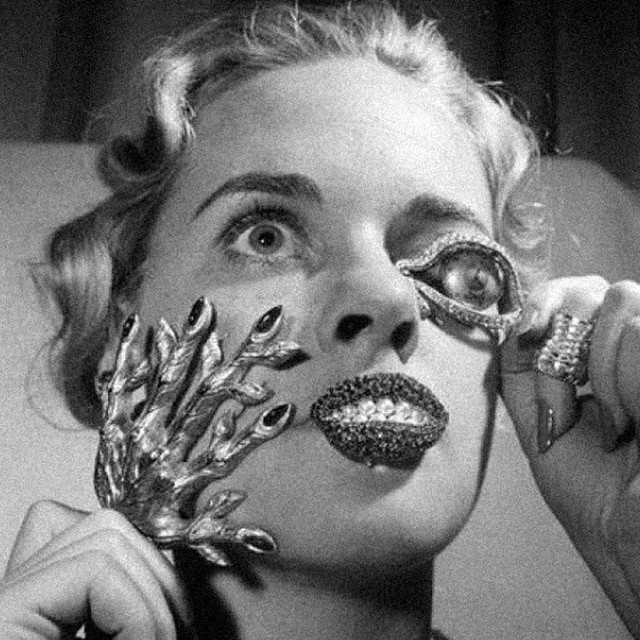 jewelry_by_Salvador_Dal___c._1950.jpg