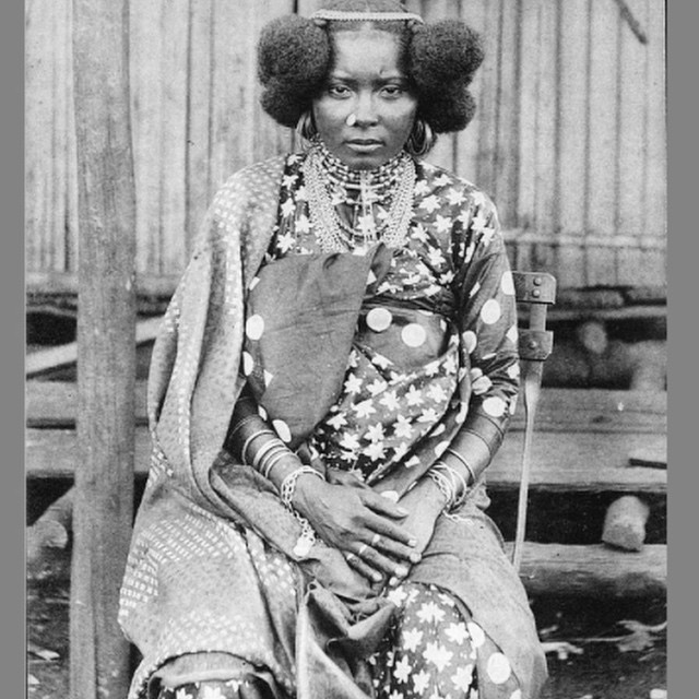 Madagascan_woman__c._1898.jpg