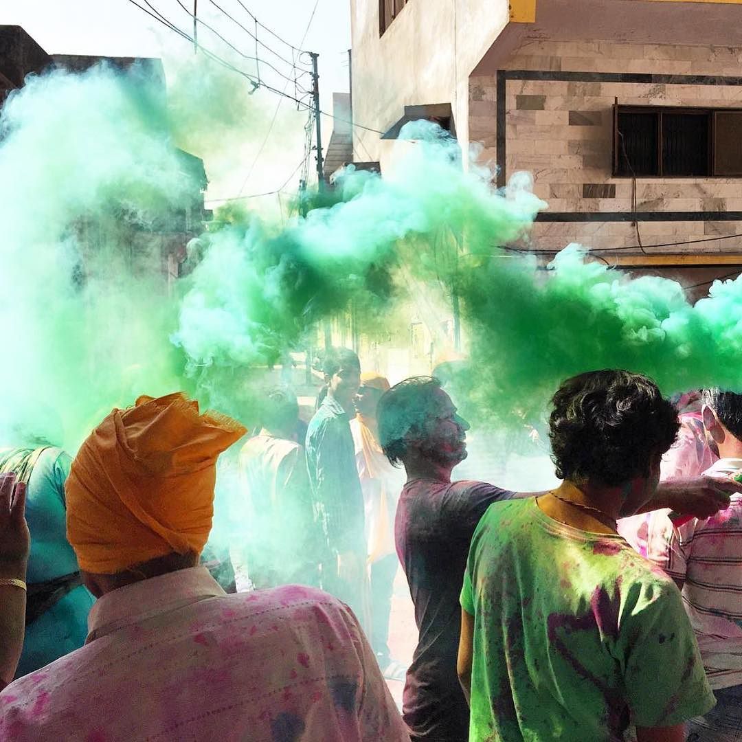 Holi green
