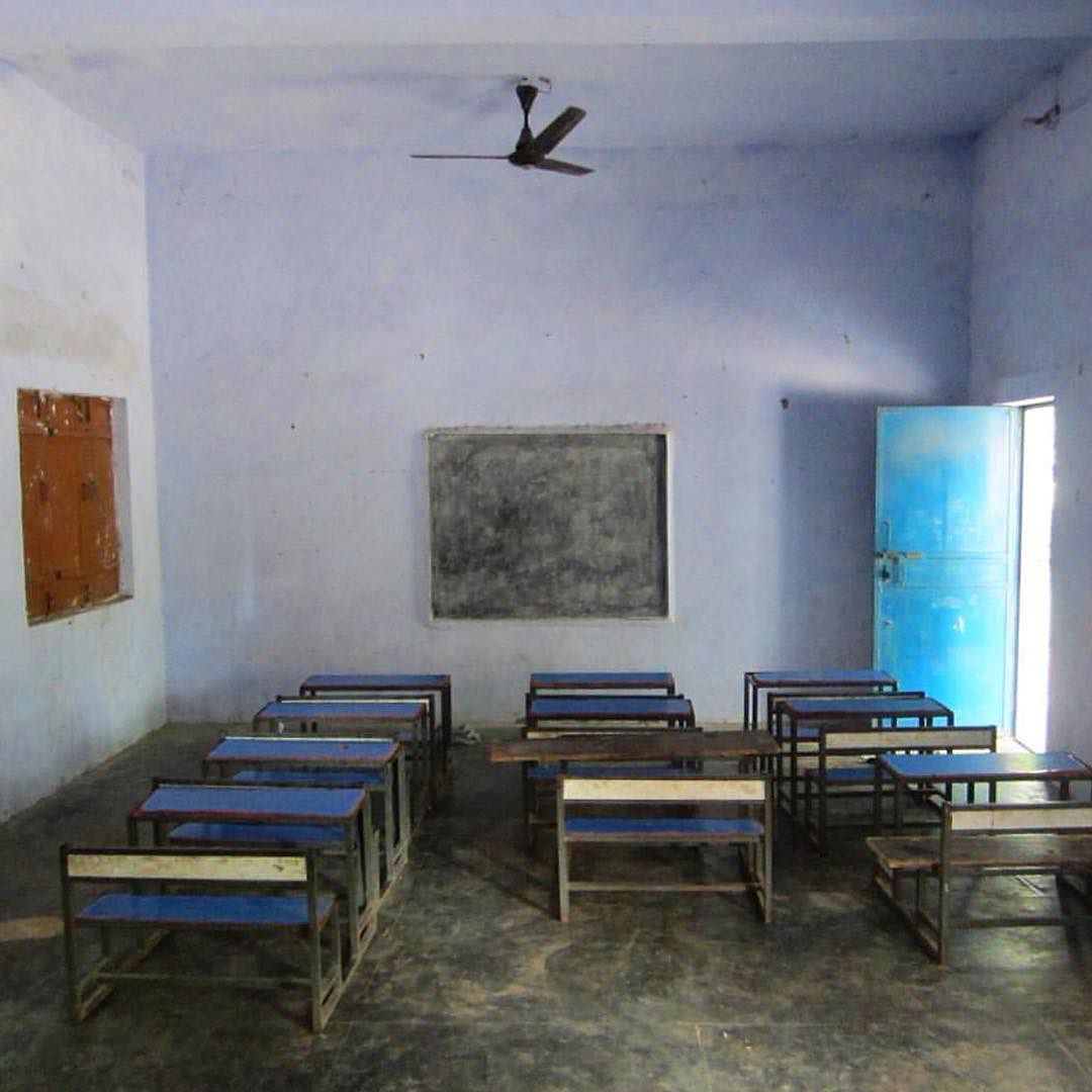 blue primary school in Janti Khurd