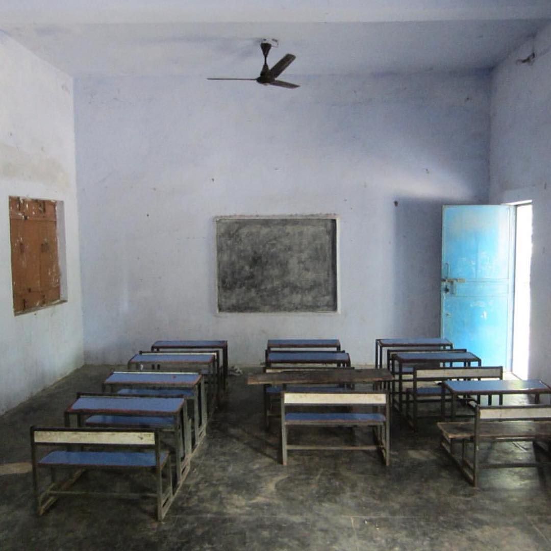 blue primary school in Janti Khurd