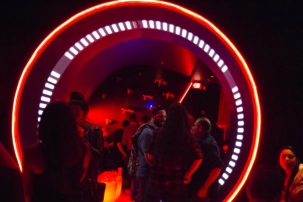 DarkSideBar_0167_1.jpg