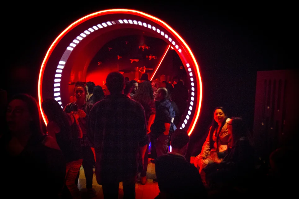 DarkSideBar_0171_1.jpg