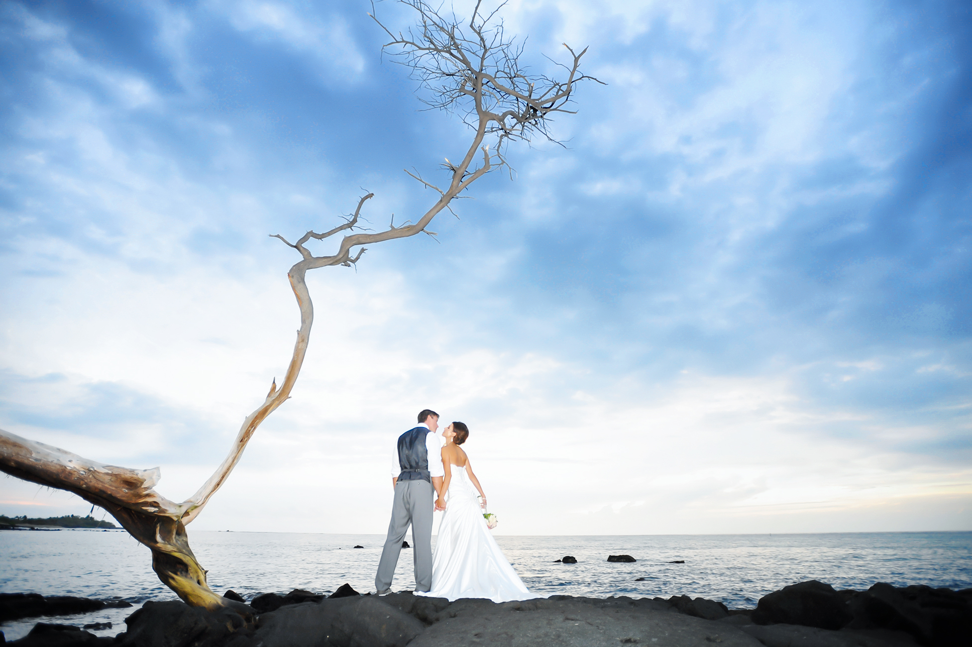 Alohilani Weddings - Anaeho'omalu Bay \ Lava Lava Beach Club, Hawaii Island