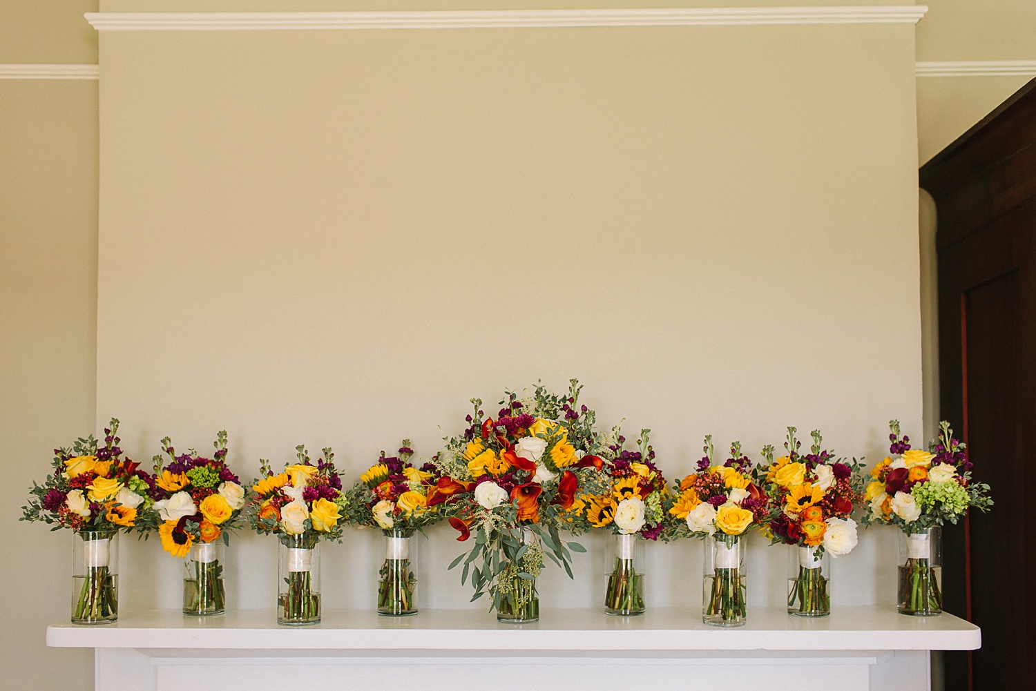 Lindsey_A_Miller_photography_charleston_mcleod_plantation_wedding_row_of_oaks_southern_classic_fall_spanish_moss_historic_home_013.jpg