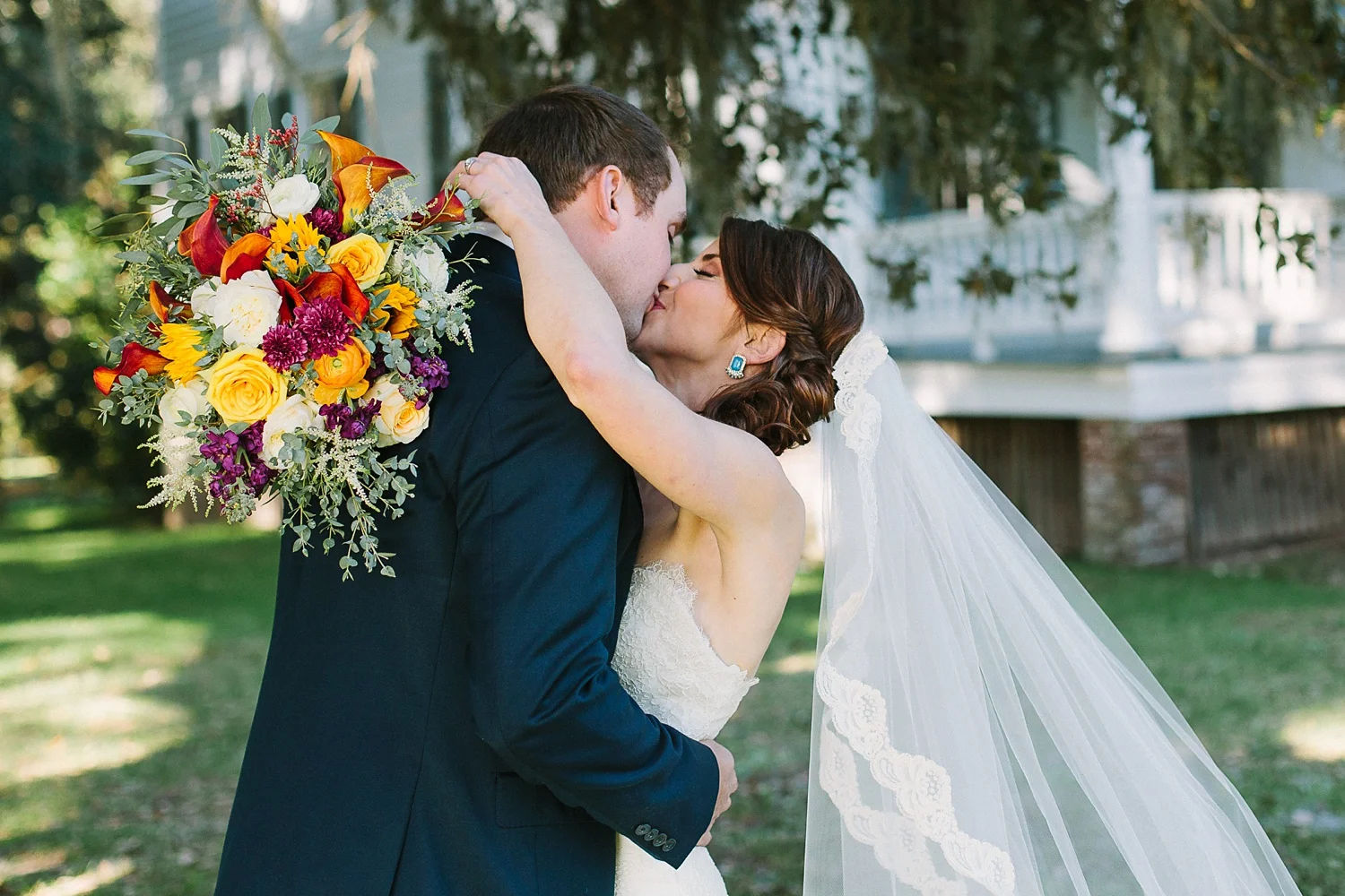 Lindsey_A_Miller_photography_charleston_mcleod_plantation_wedding_row_of_oaks_southern_classic_fall_spanish_moss_historic_home_041.jpg