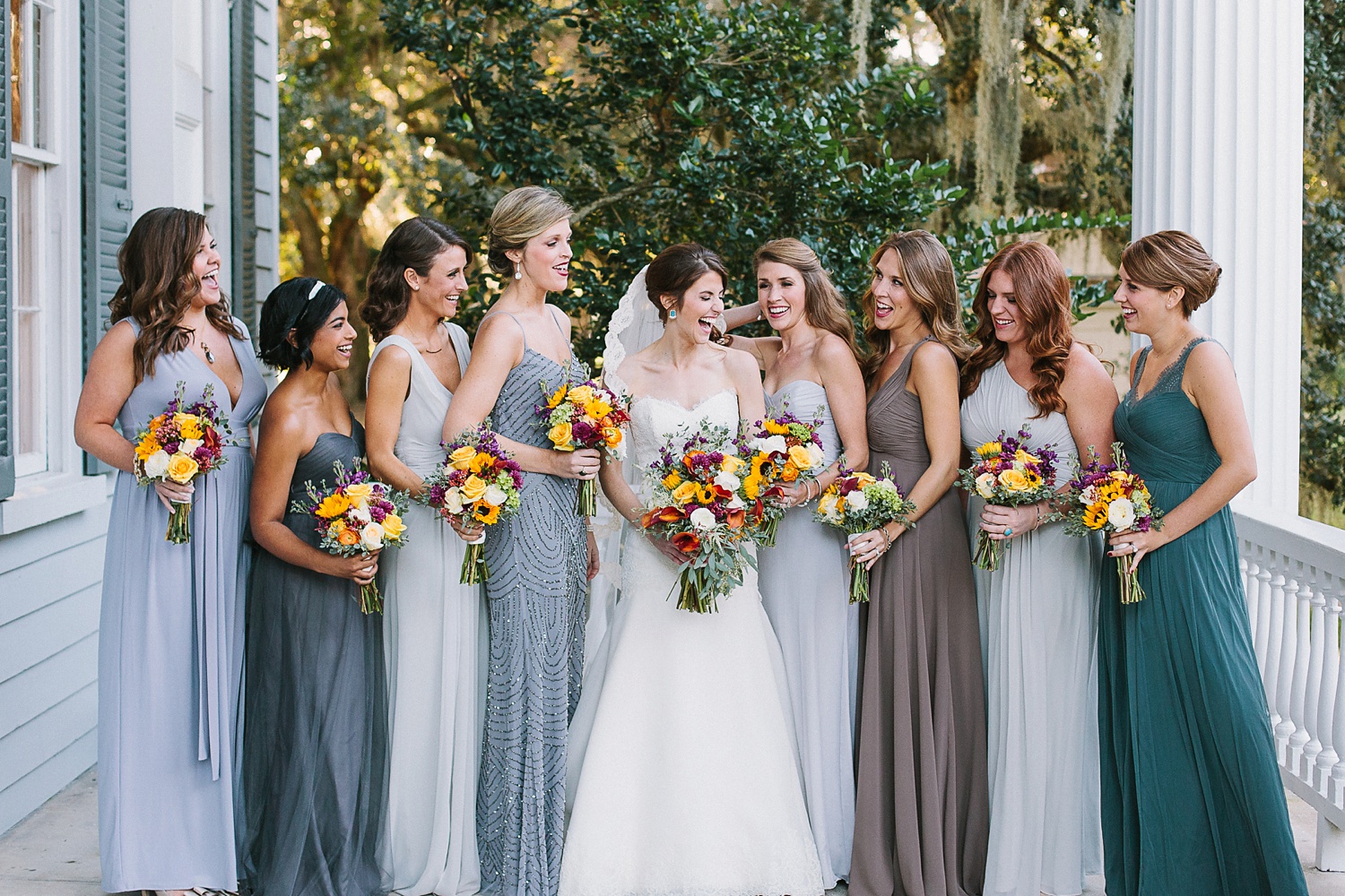 Lindsey_A_Miller_photography_charleston_mcleod_plantation_wedding_row_of_oaks_southern_classic_fall_spanish_moss_historic_home_050.jpg