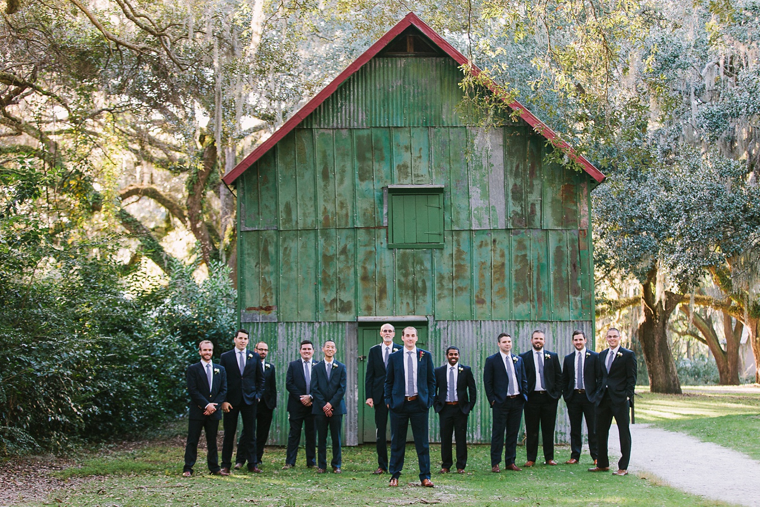 Lindsey_A_Miller_photography_charleston_mcleod_plantation_wedding_row_of_oaks_southern_classic_fall_spanish_moss_historic_home_049.jpg