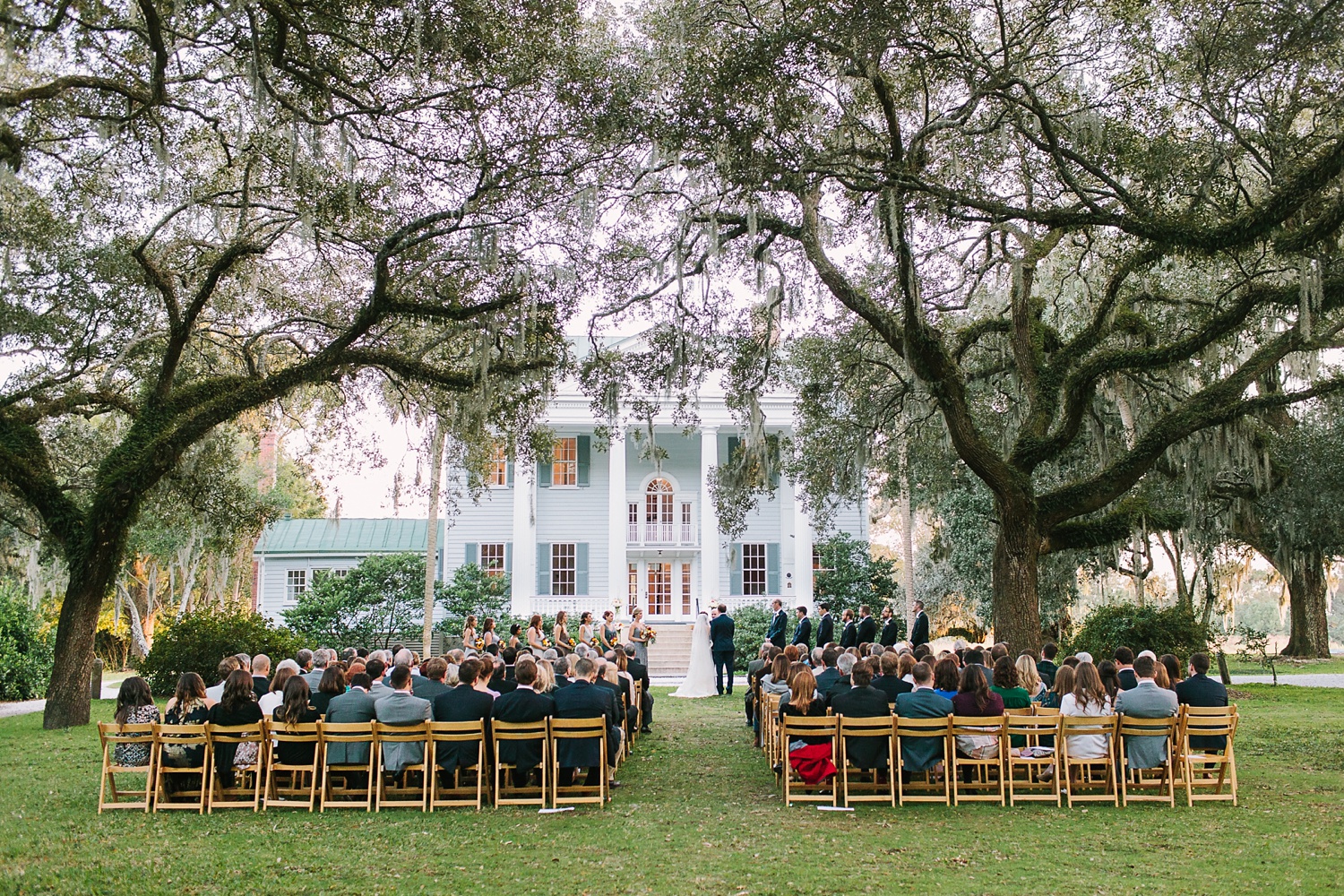 Lindsey_A_Miller_photography_charleston_mcleod_plantation_wedding_row_of_oaks_southern_classic_fall_spanish_moss_historic_home_061.jpg