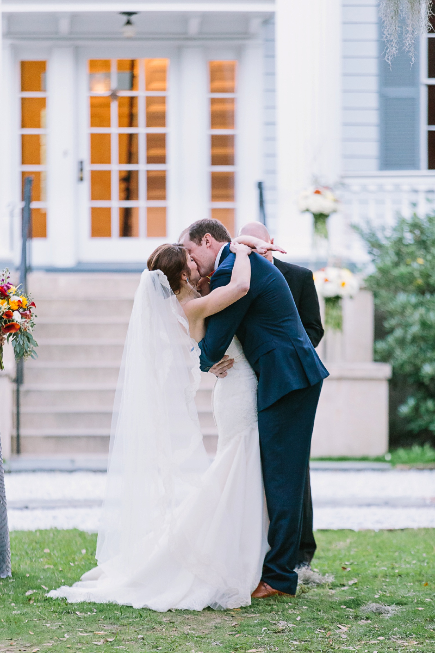 Lindsey_A_Miller_photography_charleston_mcleod_plantation_wedding_row_of_oaks_southern_classic_fall_spanish_moss_historic_home_064.jpg