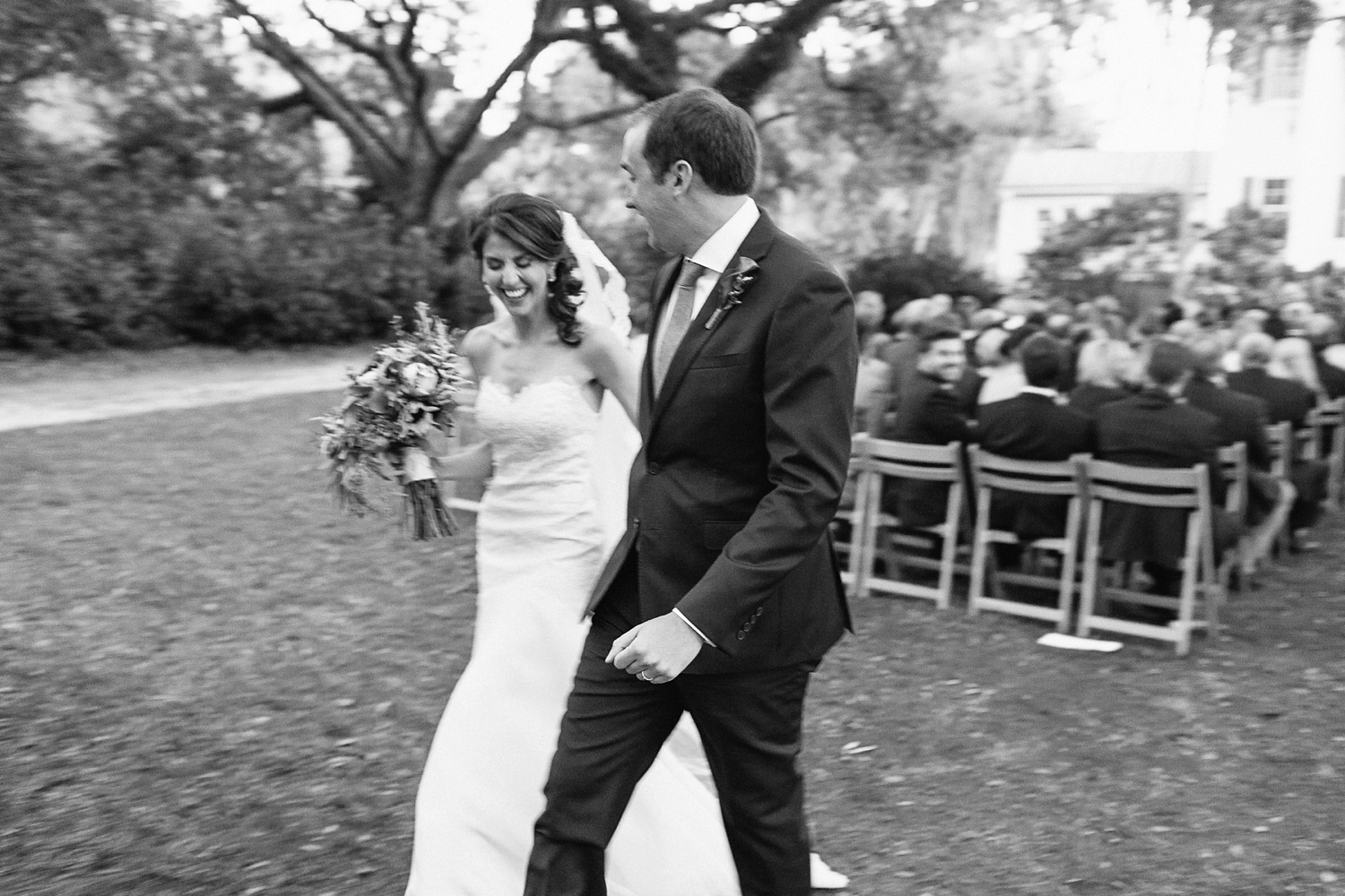 Lindsey_A_Miller_photography_charleston_mcleod_plantation_wedding_row_of_oaks_southern_classic_fall_spanish_moss_historic_home_066.jpg