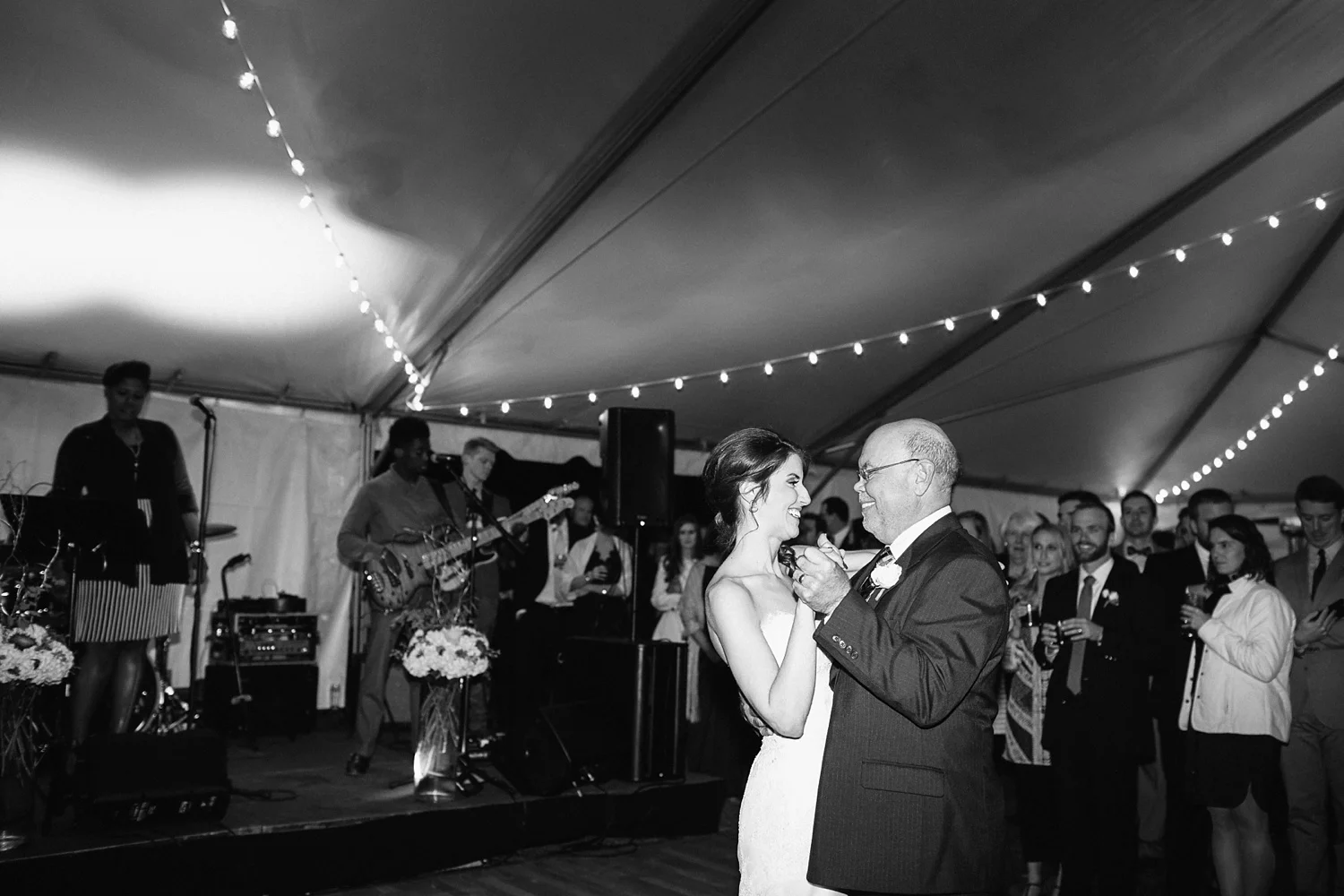 Lindsey_A_Miller_photography_charleston_mcleod_plantation_wedding_row_of_oaks_southern_classic_fall_spanish_moss_historic_home_074.jpg