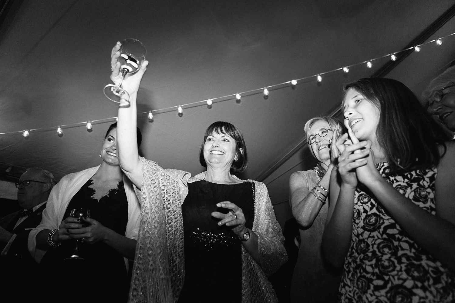 Lindsey_A_Miller_photography_charleston_mcleod_plantation_wedding_row_of_oaks_southern_classic_fall_spanish_moss_historic_home_077.jpg