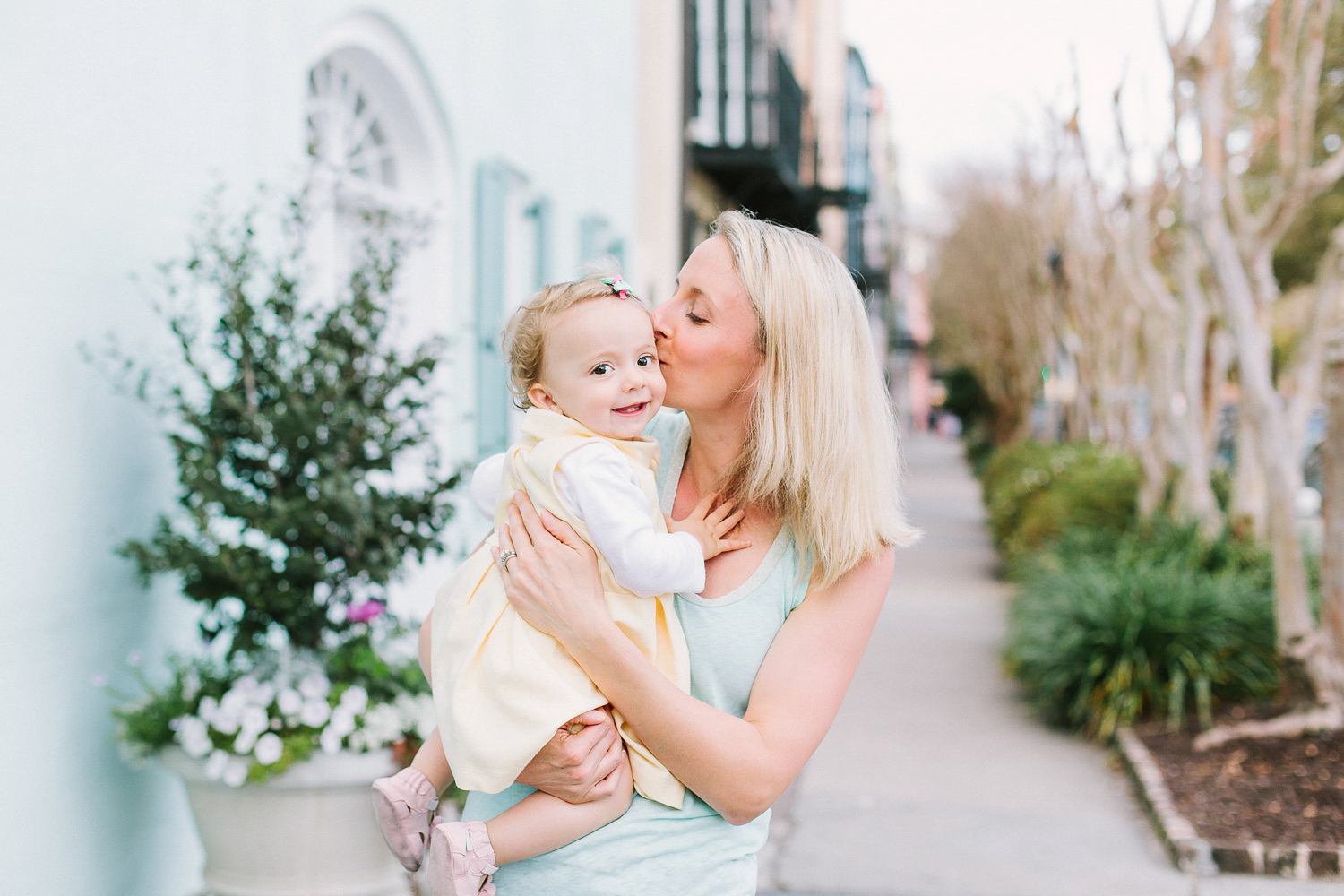 lindsey-a-miller-photography-family-portraits-historic-downtown-