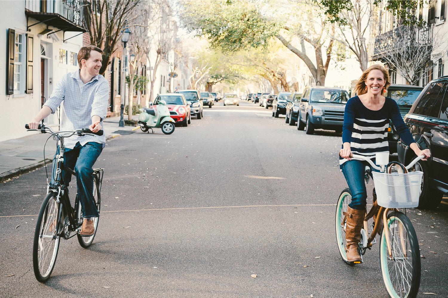 Alicia_Rob_Historic_Downtown_Charleston_Engagement_Session_02_stomp.jpg