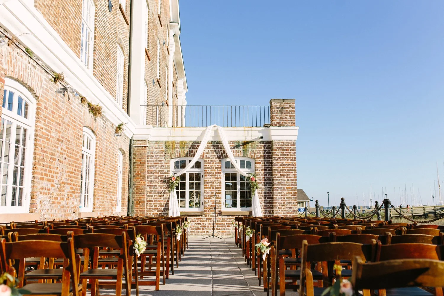 lindsey_a_miller_photography_historic_rice_mill_charleston_wedding_47.jpg