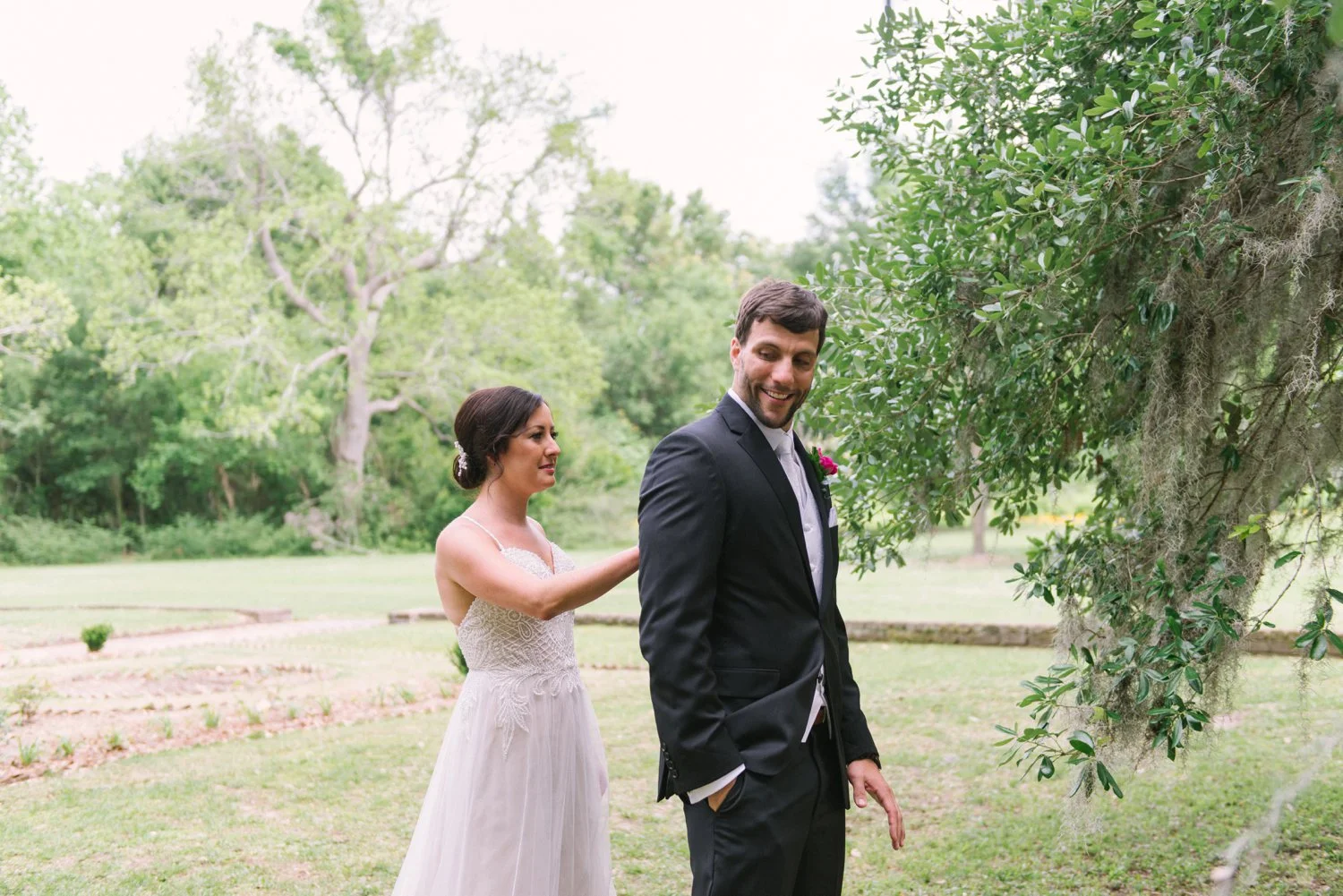 Lindsey_A_Miller_Photography_mcleod_plantation_wedding_charleston_south_carolina_clear_tent_spring_mod_events_026.jpg