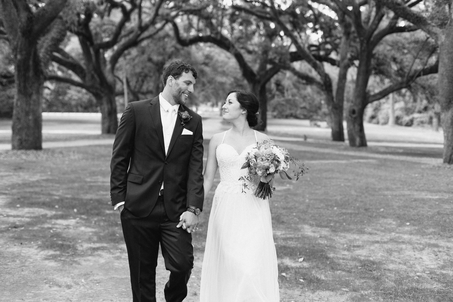 Lindsey_A_Miller_Photography_mcleod_plantation_wedding_charleston_south_carolina_clear_tent_spring_mod_events_032.jpg